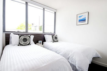 Position Perfect - St Kilda Accommodation 18