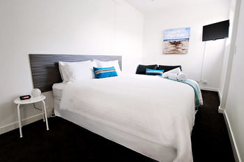 Position Perfect - St Kilda Accommodation 25