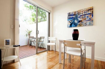 Position Perfect - St Kilda Accommodation 27