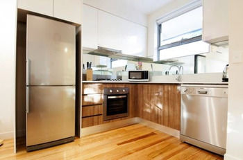 Position Perfect - St Kilda Accommodation 29