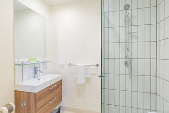 City Edge Box Hill - St Kilda Accommodation 9