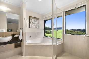 Top Of The Hill - St Kilda Accommodation 11