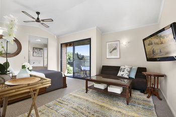 Top Of The Hill - St Kilda Accommodation 14
