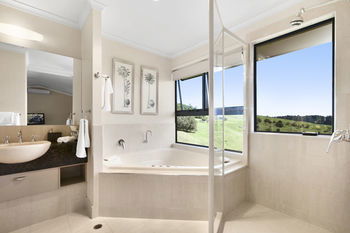 Top Of The Hill - St Kilda Accommodation 18