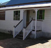 A Pine Cottage - St Kilda Accommodation