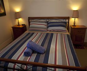 The Spotted Salmon Cottage - St Kilda Accommodation 0