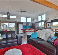 Seymour Waves - St Kilda Accommodation