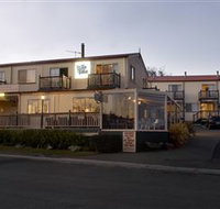 Amos House and Swansea Ocean Villas - St Kilda Accommodation