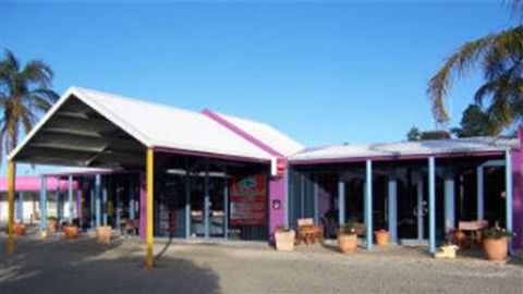 Paddle Steamer Motel - St Kilda Accommodation 0