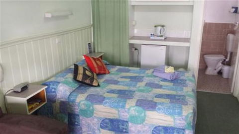 Paddle Steamer Motel - St Kilda Accommodation 1
