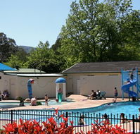 Porepunkah Pines Holiday Park - St Kilda Accommodation