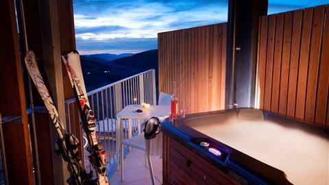 QT Falls Creek Resort - St Kilda Accommodation 6