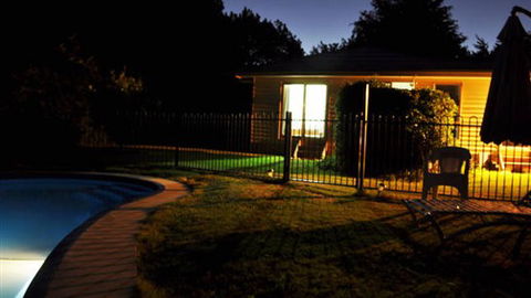 Annie's Garden Retreat - St Kilda Accommodation 5