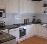 Abaleen House - St Kilda Accommodation