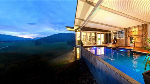 Feathertop Chateau - St Kilda Accommodation 0