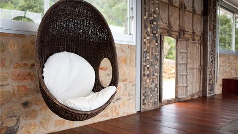 Feathertop Chateau - St Kilda Accommodation 1
