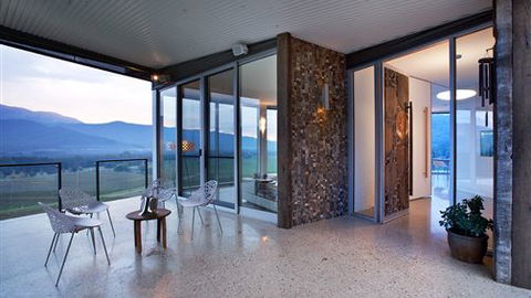 Feathertop Chateau - St Kilda Accommodation 4