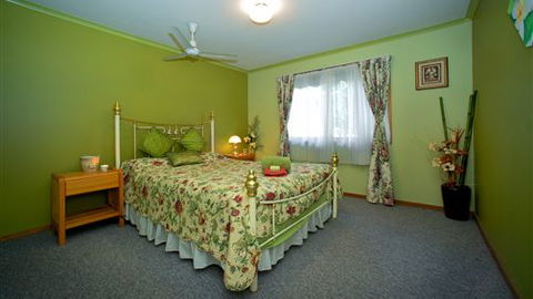 Long John Silver's Surf Retreat - St Kilda Accommodation 1