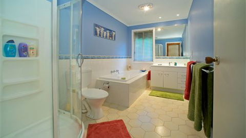 Long John Silver's Surf Retreat - St Kilda Accommodation 4