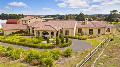 Tuscan Getaway - St Kilda Accommodation 0
