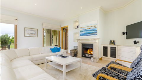 Tuscan Getaway - St Kilda Accommodation 2