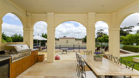 Tuscan Getaway - St Kilda Accommodation 6