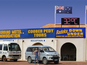 Radeka Downunder Underground Motel And Backpacker Inn - St Kilda Accommodation 0