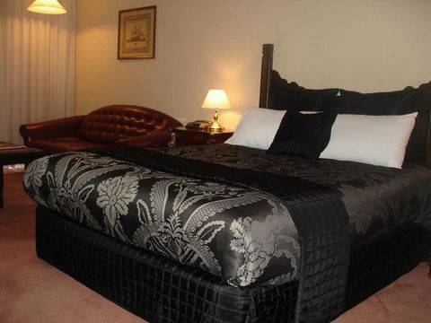 Albury Manor House - St Kilda Accommodation 1