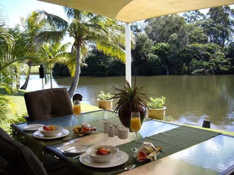 Alexander Lakeside Bed & Breakfast - St Kilda Accommodation 0