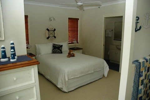 Alexander Lakeside Bed & Breakfast - St Kilda Accommodation 1