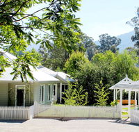 Amelina Cottages - St Kilda Accommodation