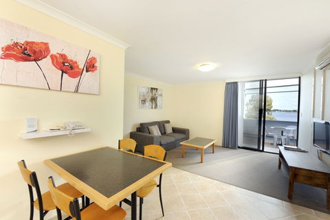 Assured Waterside Apartments - St Kilda Accommodation 2