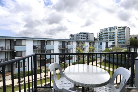 Assured Waterside Apartments - St Kilda Accommodation 6