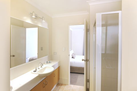 Assured Waterside Apartments - St Kilda Accommodation 7