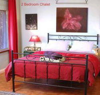 Bettenay's Lakeside Loft Spa Apartment - St Kilda Accommodation