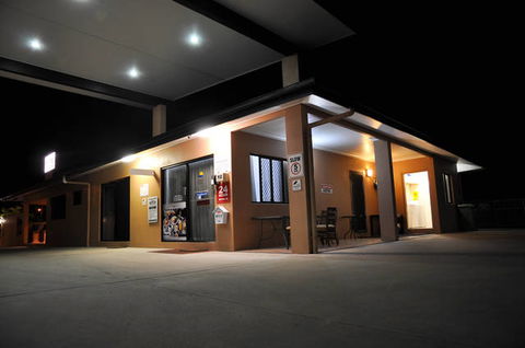 Bluewater Harbour Motel - Bowen - St Kilda Accommodation 2
