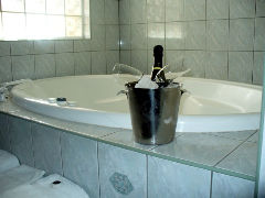 Charles Rasp Motor Inn - St Kilda Accommodation 2