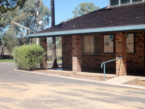 Cowra Holiday Park - St Kilda Accommodation 1