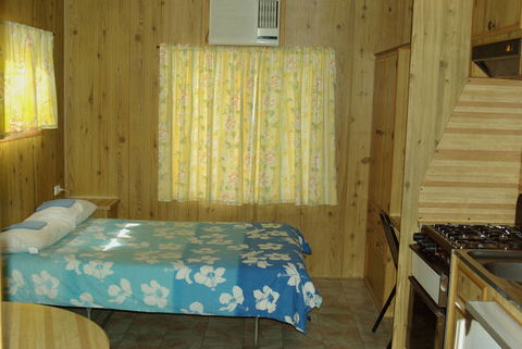 Crocodile Caravan  & Camping Park - St Kilda Accommodation 3