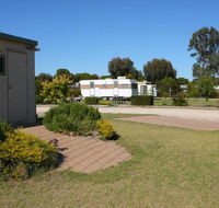 Cummins Community Caravan Park - St Kilda Accommodation