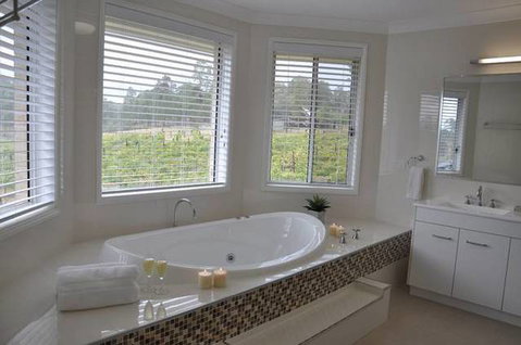 Ghost Riders Vineyard Lodge - St Kilda Accommodation 0