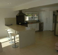 Joylaine Beach House - St Kilda Accommodation
