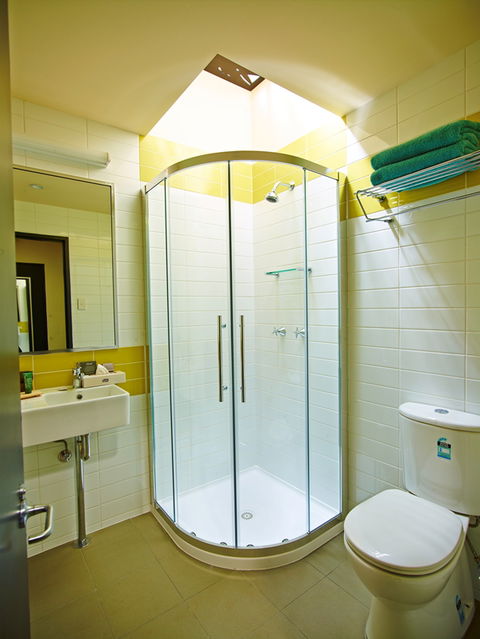 Kakadu Crocodile Hotel - St Kilda Accommodation 0
