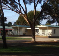 Laura Community Caravan Park - St Kilda Accommodation