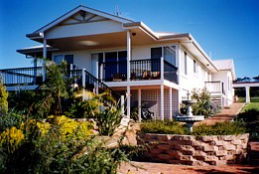 Lovering's Beach Houses - The Whitehouse, Emu Bay - St Kilda Accommodation 0