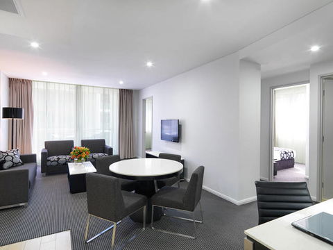 Meriton Serviced Apartments - North Ryde - St Kilda Accommodation 2