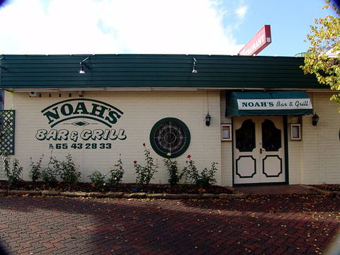 NOAH'S Mid City Motor Inn - St Kilda Accommodation 4