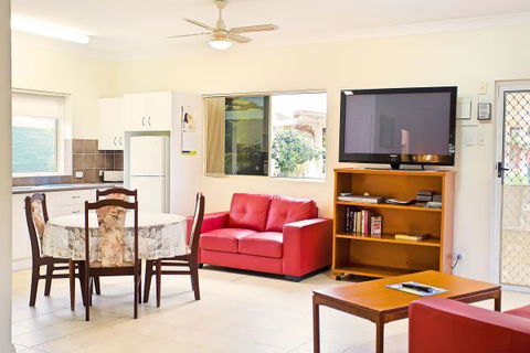 Bonville Lodge - St Kilda Accommodation 9