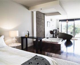 Polperro Winery Luxury Accommodation - St Kilda Accommodation 2