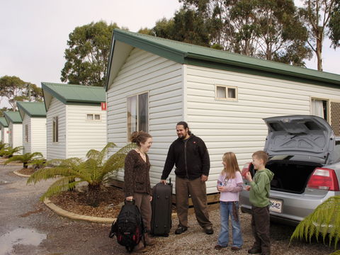Discovery Holiday Parks  Strahan Cosy Cabins - St Kilda Accommodation 2